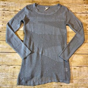 Women’s Needle & Thread Top